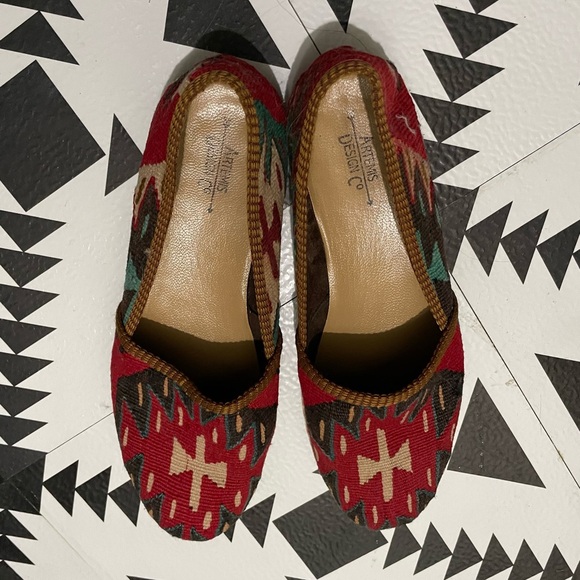Women’s Artemis Kilim Loafers (Size 9) - Picture 3 of 8